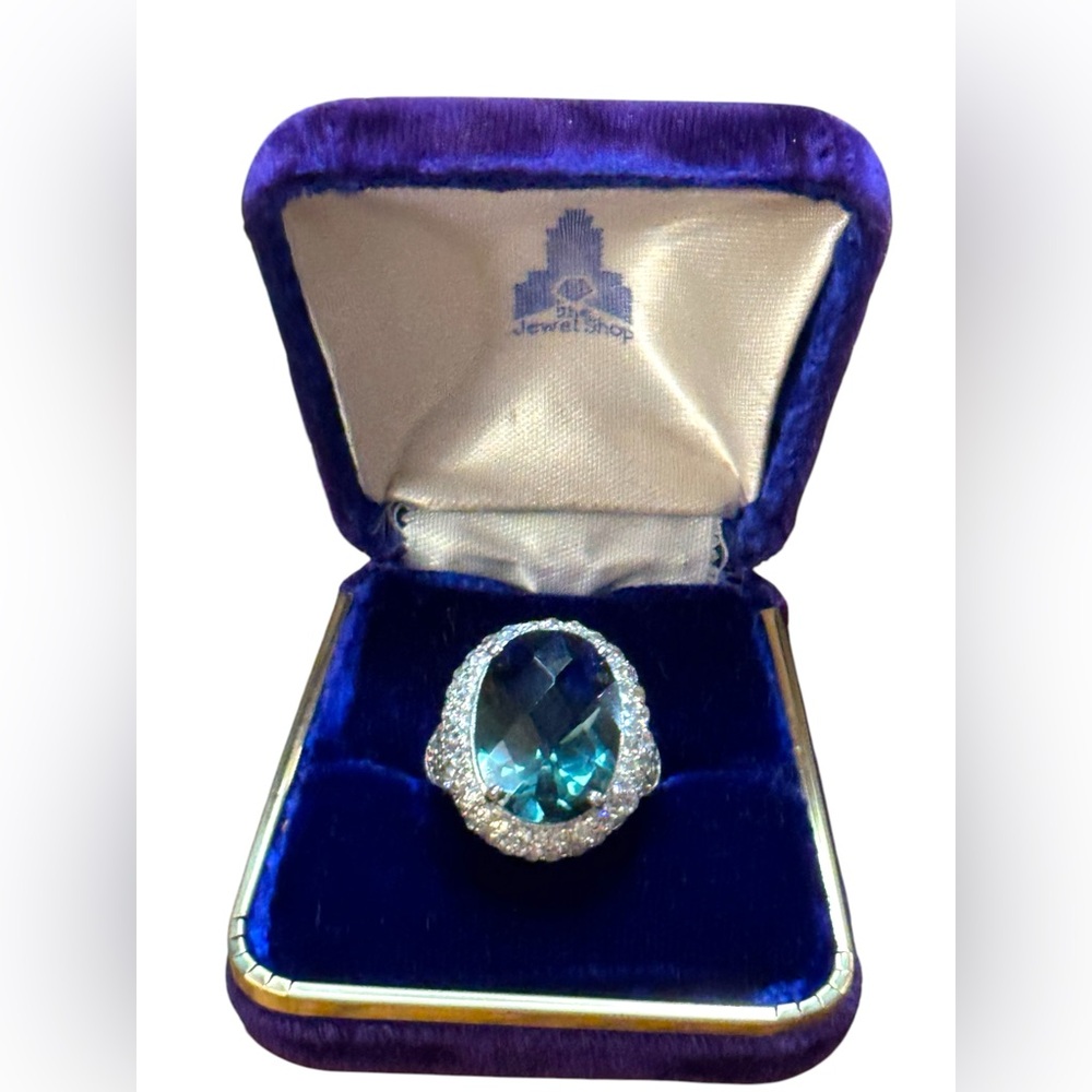 Elegant Sterling silver 925 ATI  Blue  Crystal Statement Ring
